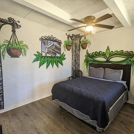 Riverboat Inn & Suites マディソン エクステリア 写真