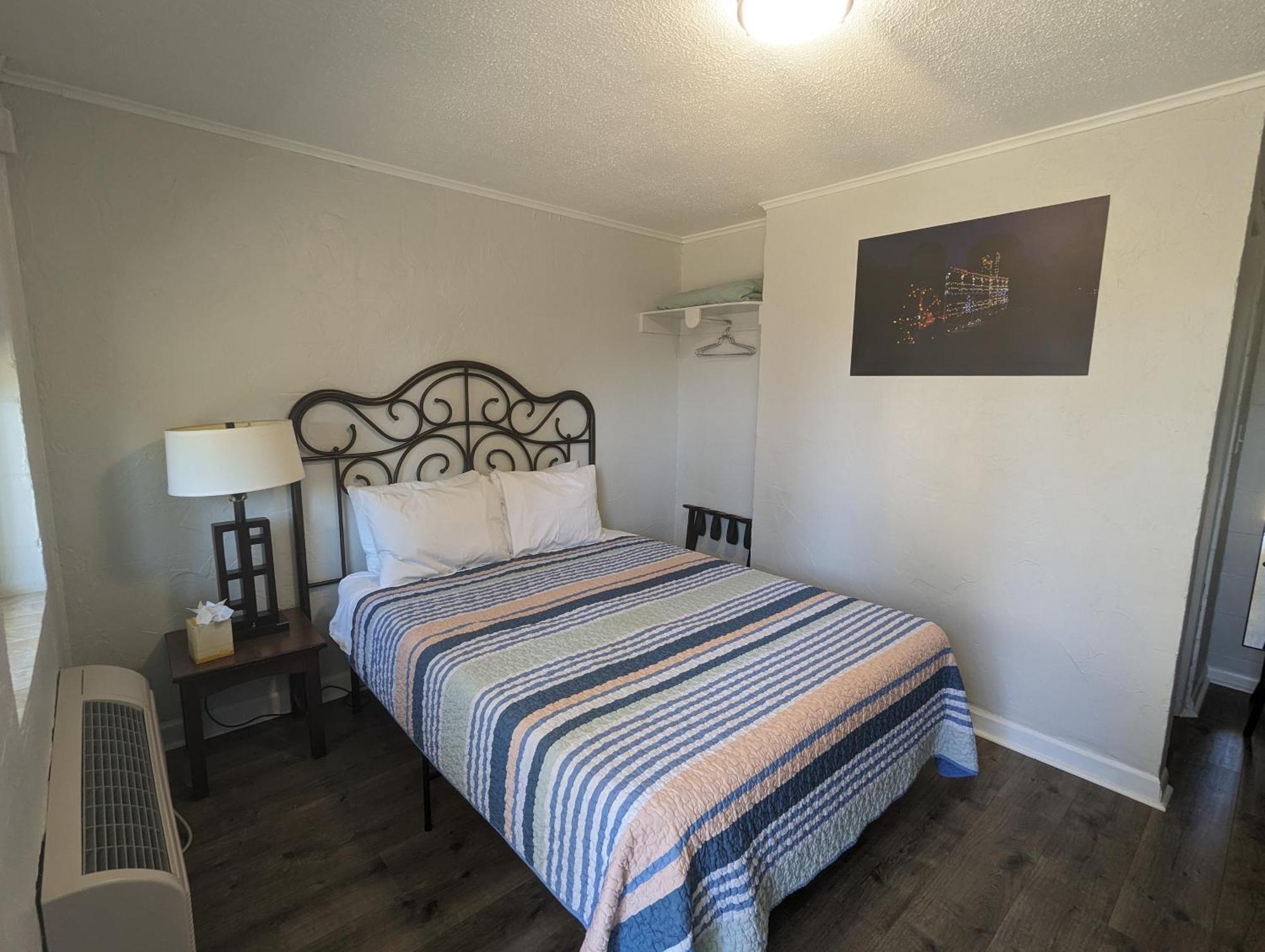 Riverboat Inn & Suites マディソン エクステリア 写真